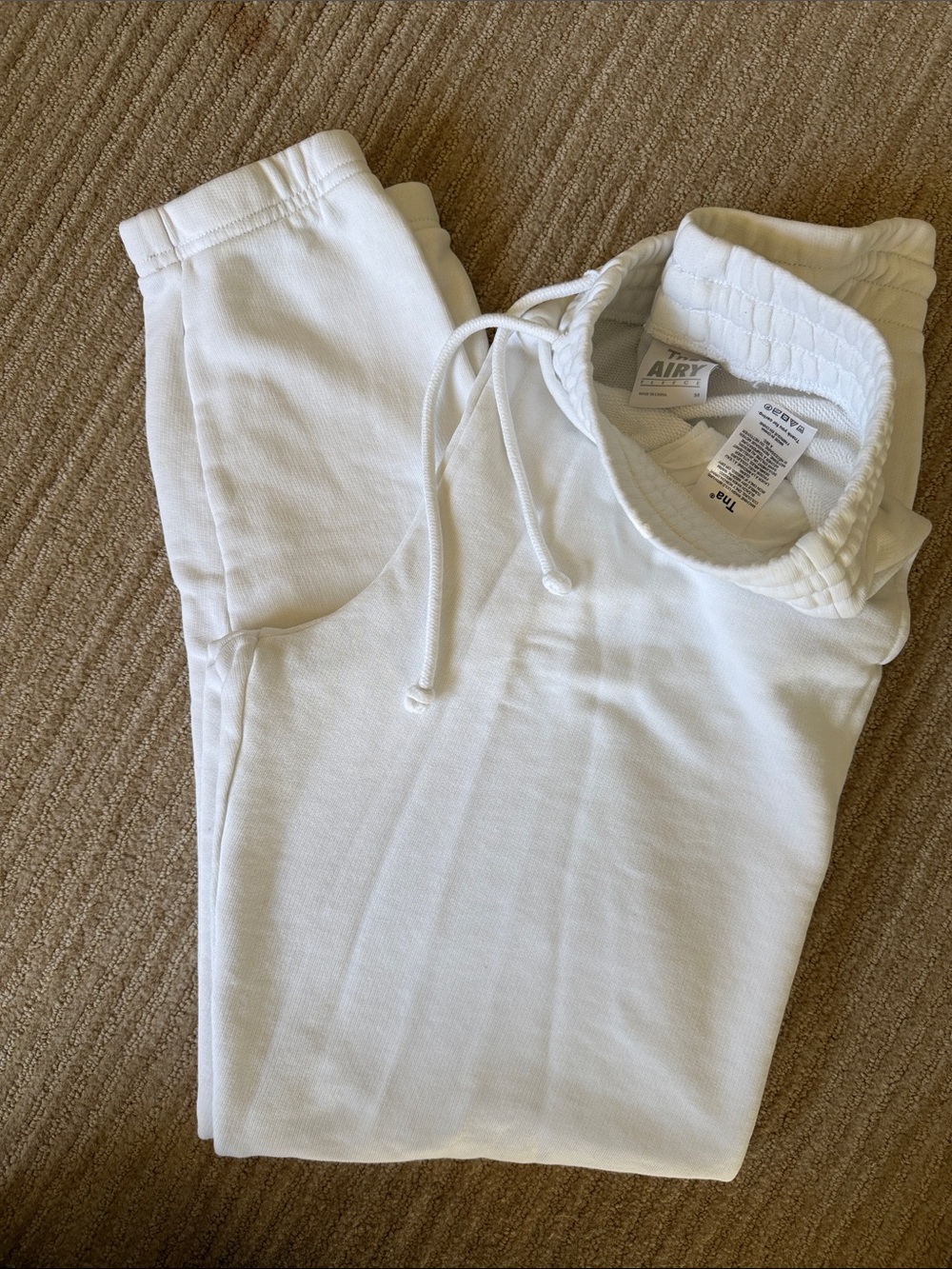 TNA Airy Fleece - White
